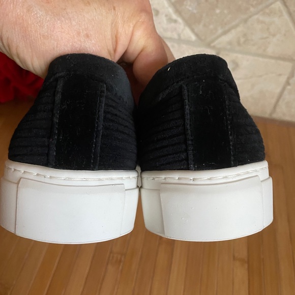 BEAUTIFUL NEW M.GEMI BLACK VELVET SLIP-ON SHOES (3) - Picture 10 of 16